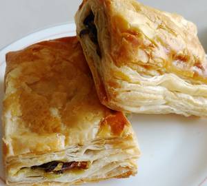 Veg Puffs [2 Pieces]