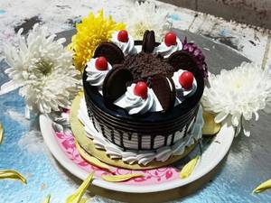Eggless Oreo Cake