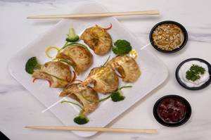 Exotic Vegetable Momos(6 Pcs)