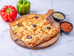 9" Square Hot Chilli Paneer Pizza