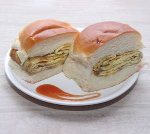 Bun Cheese Masala Omelette