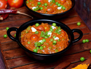 Tomato Green Peas Masala