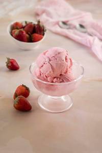 Strawberry Ice Cream 