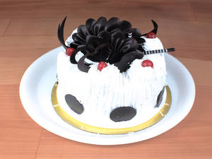 Snow White Cake 500gm  ( eggless )