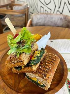 Green Sandwich