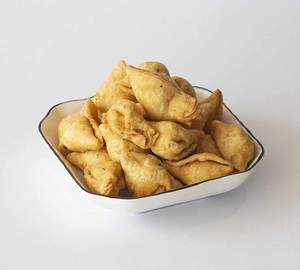 Mini Samosa Namkeen (per Kg)