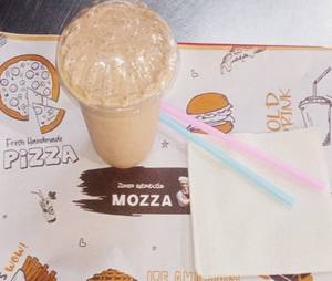 Kit Kat Shake