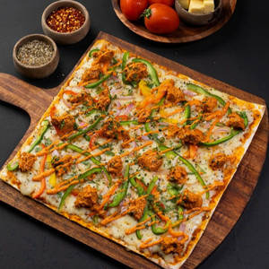 Chicken Makhni Pizza