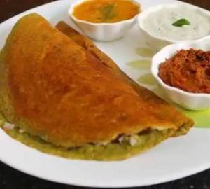 Plain Pesara Dosa with Chicken Curry