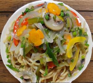 Veg Noodles Gravy