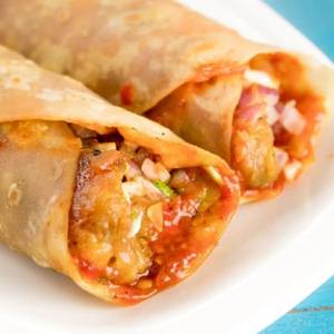 Veg Schezwan Roll