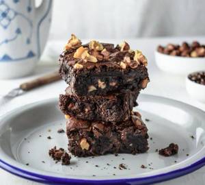 Hot Brownie With Chocolate Sauce
