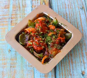 Boneless Chicken Chilli Dry (650-700Gm Apx) + Cold Beverage