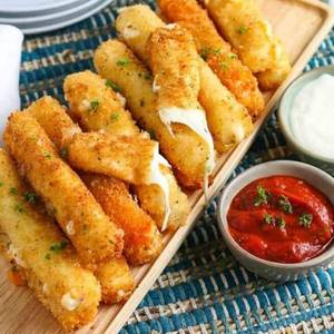 Cheesy Mozzarella Cheese Sticks [6 Pieces]