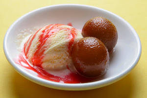 Gulab Jamun With Icecream..