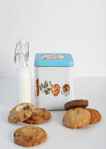 Signature Cookies Tin - With Egg