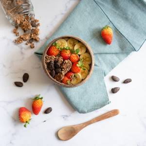 Very Berry Strawberry Smoothie Bowl