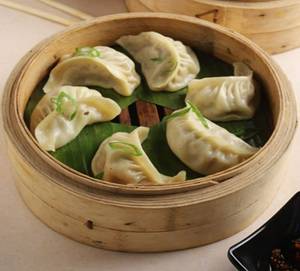 Old School Veg Momos [6 Pieces](Medium Spicy)