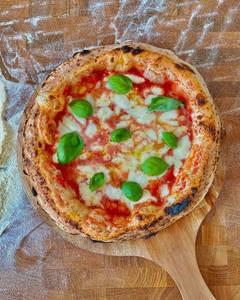 Onian Capsicum Pizza 