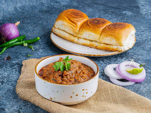 Chicken Kheema Pav