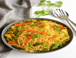 Veg Singapore Rice Noodles