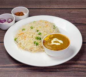 Peas Pulao & Paneer Butter Masala Combo Meal For 4