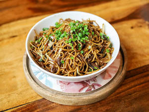 Wok Tossed Shiitake Mushroom Noodles