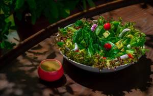 Simple Avo Salad