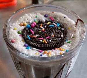 Oreo Shake with Ice Cream