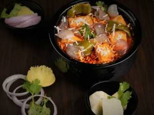 Paneer do pyaza                                                          