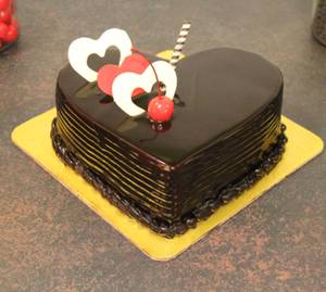 Heart shape chocolate truffle cake