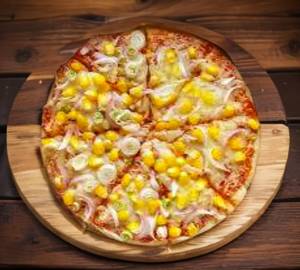Cheese and corn pizza                