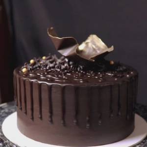 Dark chocolate garnishing cake -675 gms (with egg)