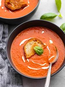 Tomato & basil soup
