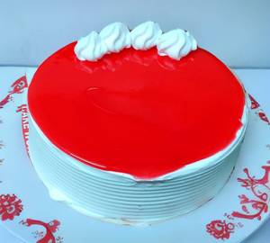 Strawberry Cake 1/2 Kg