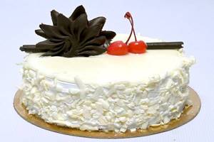 White Forest Cake (Pastry)