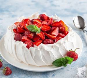 Strawberry Rich Cream Cake [Per Pound]