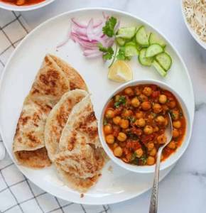 Chole Masala With 3 Chapati / Paratha