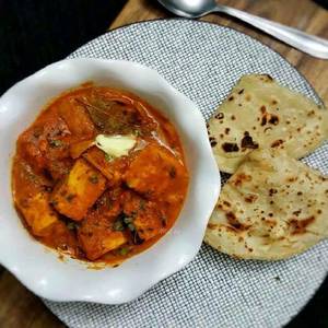 5 Parotta With Paneer Butter Masala (Full) Combo