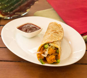 Egg chicken tikka roll