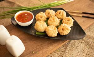 Veg Fried Momos (8 Pcs)