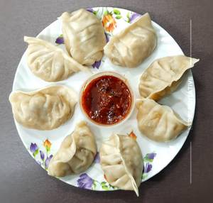 Veg gravy momos