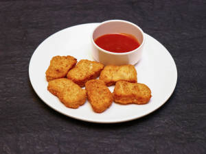 CHICKEN NUGGETS(6 PCS NUGGETS, HOT GARLIC DIP)