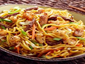 Chicken Schezwan Fried Noodles