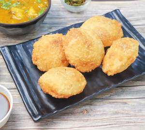 Club Kachori (5pcs) +Sabji