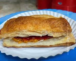 Pizza Masala Puff