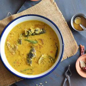 Maach Er Matha Diye Moong Dal