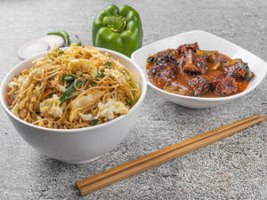 Egg Chowmein With Choice Of Chicken Gravy Combo (heavy Eater)