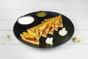 Gobi Paratha With Dahi