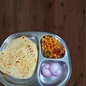 3 Roti With Paneer Bhurji+salad +pickle